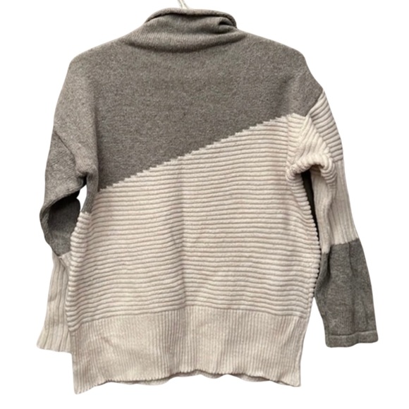 🌟HP Two Tone Colour Block Mock Neck Drop Shoulder Sweater | White Grey | Size M - Picture 4 of 4